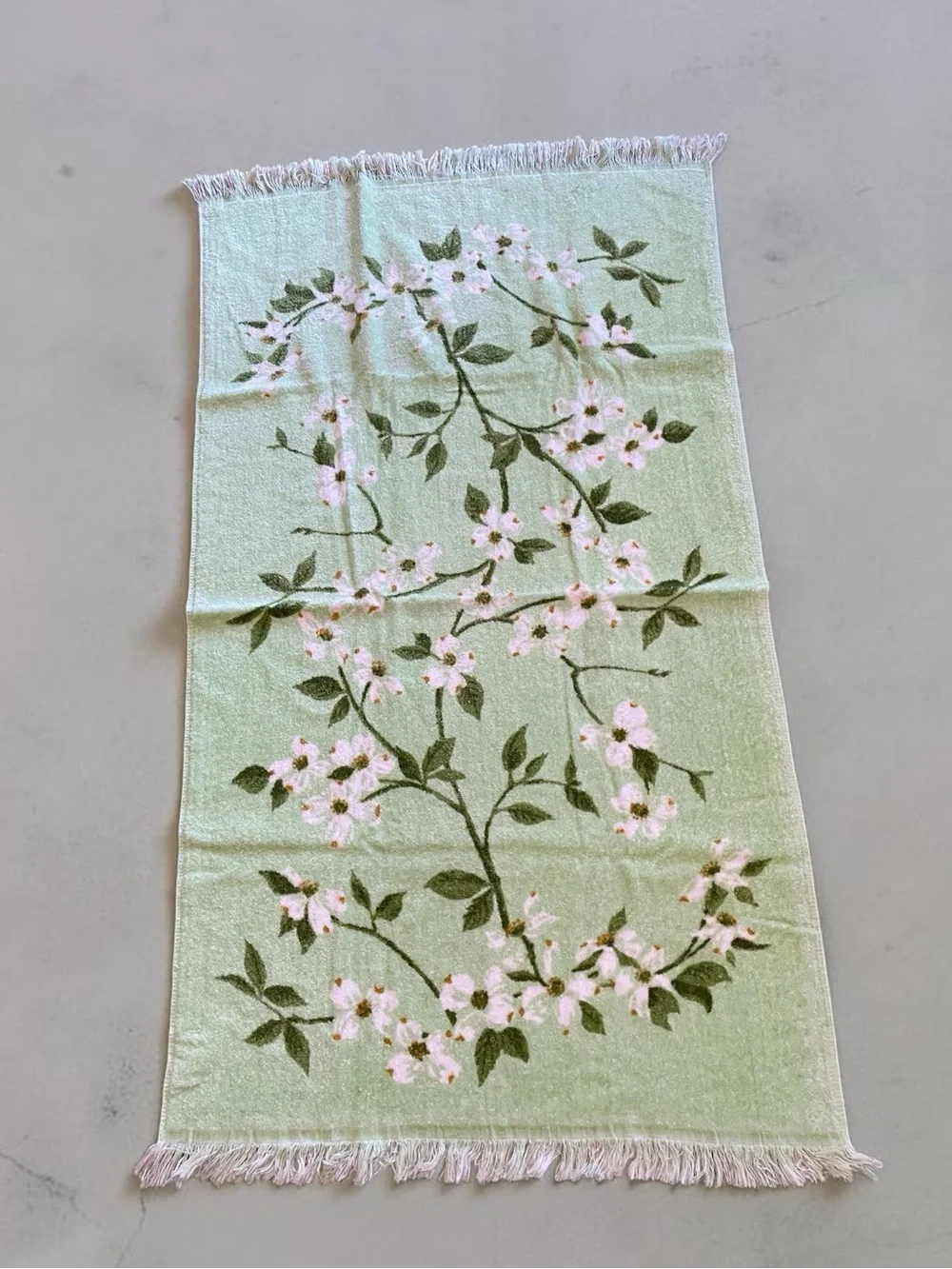 Vintage Tastemaker J.P. Stevens Floral Bath Towels Set of 2 Green Pink Fringe 19